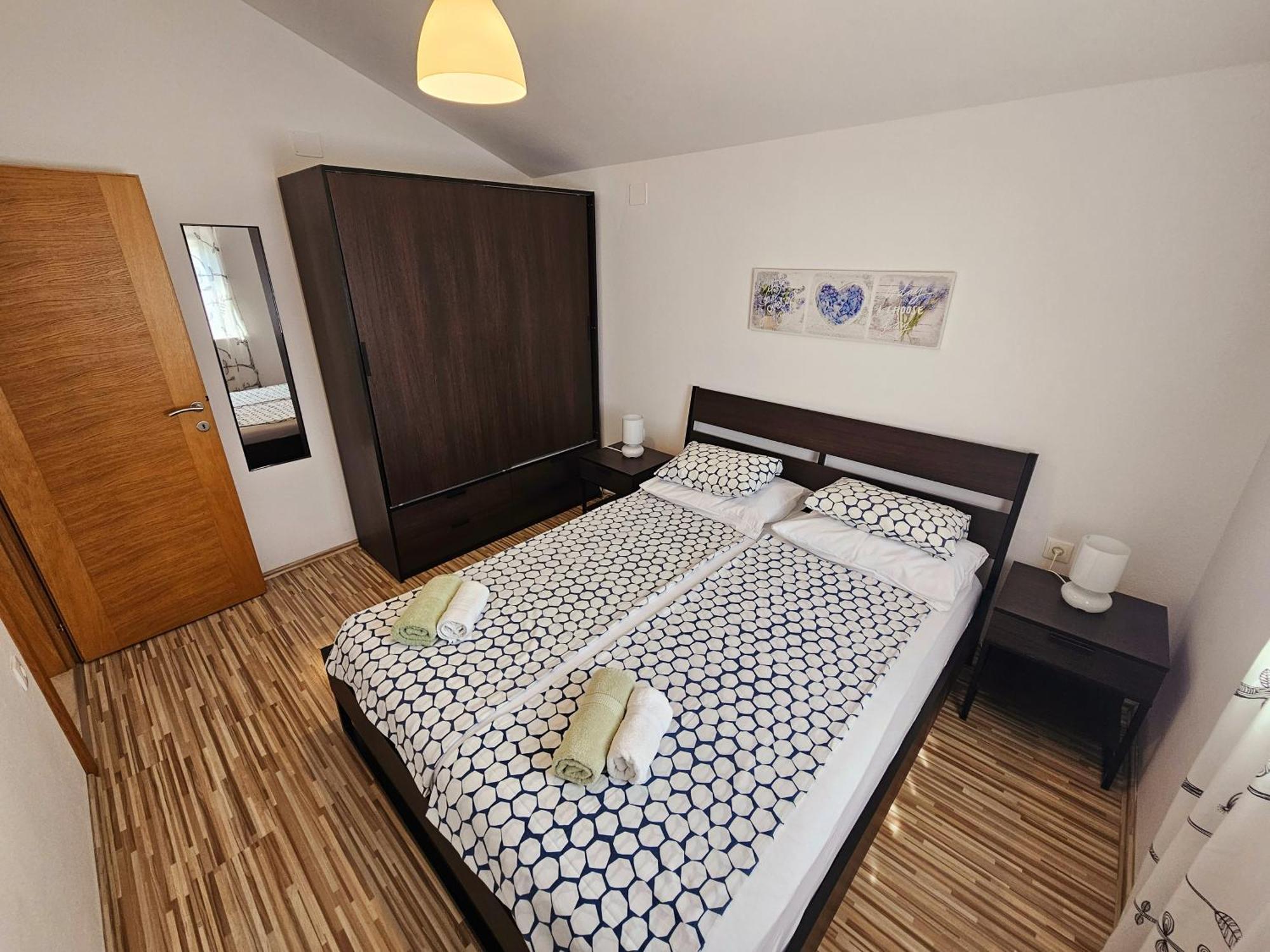 Apartments Cikac II - Modern Apartments By The Beach มันเดร ภายนอก รูปภาพ