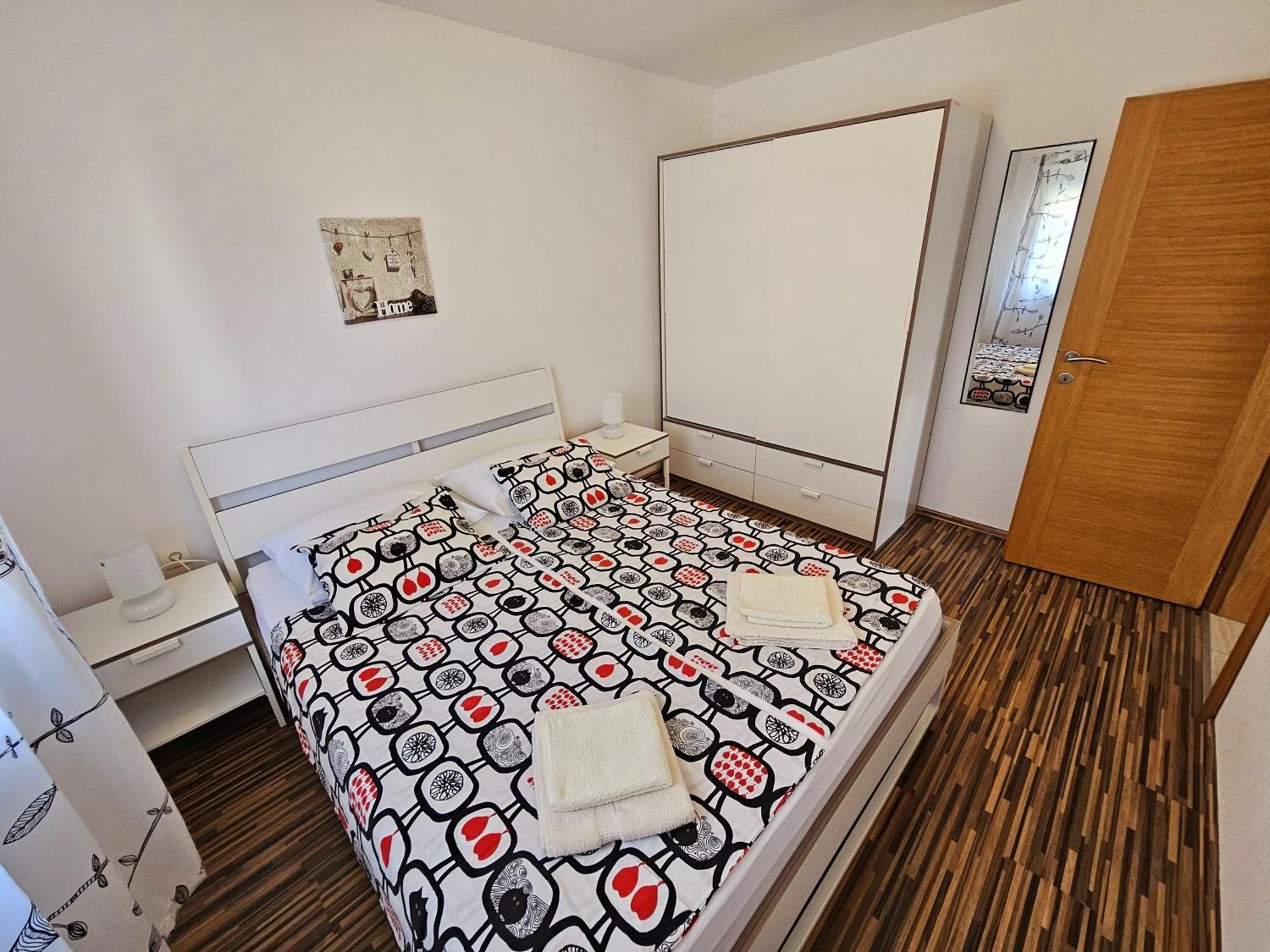 Apartments Cikac II - Modern Apartments By The Beach มันเดร ภายนอก รูปภาพ
